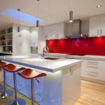 Crvena boja između kuhinjskih elemenata za svečani duh u kuhinji (16 SLIKA)
