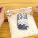Stavio je mobitel u kesu riže. Razlog? Ovaj trik će vas oduševiti! (VIDEO)