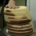 Izgleda kao sasvim obična torta, no nekoliko minuta kasnije…FANTASTIČNO!