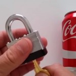 Genijalan trik kako da otključate katanac samo uz pomoć LIMENKE! (VIDEO)
