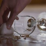 Razbili ste čašu ili nešto od stakla? Genijalni trikovi da pokupite SVE stakliće