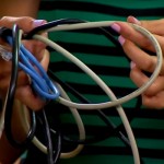 Muku mučite s hrpom kablova? Evo odličnog rješenja koje će učiniti da vaši kablovi jednostavno ‘nestanu’