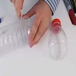 Izrezao je običnu plastičnu bocu i od nje napravio nevjerovatan niz korisnih predmeta! (VIDEO)