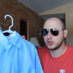 NE TREBA VAM PEGLA: Ispeglajte košulju POMOĆU TUŠA u kupatilu! (VIDEO)