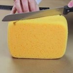 Nikada ne biste pogodili šta ona pravi od žutog sunđera, ali ODUŠEVIĆE VAS! (VIDEO)