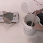 Sipao je beton i vodu u kofu, a onda je stavio šipke u nju. Kada vidite šta je napravio i vi ćete poželjeti isto to da uradite!
