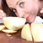 Narežite luk bez prolivene suze! (VIDEO)