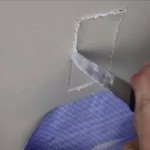 Nožem je isjekao rupu u zidu svoje kuće. Kada vidite razlog, htjeti ćete da uradite isto! (VIDEO)