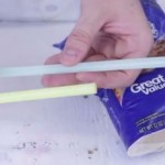 Uzeo je dvije obične slamčice i kesu, a napravio je nešto što će vam koristiti svaki dan!