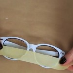 KUPILE SU NOVE NAOČARE ZA SUNCE I IZVADILE STAKLA: Ovo je pametnije nego što smo mislili!