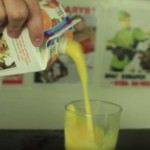 Cijelog života ste sipali sok na pogrešan način! (VIDEO)