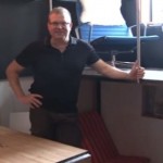 Živi u stanu od 16 kvardata: Komforniji je od kuće na tri sprata! (VIDEO)