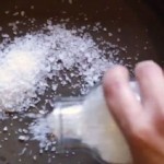 Razlog zašto je sipala so u tiganj je genijalan! Kad vidite i vi ćete to uraditi (VIDEO)