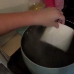 Stavila je WC papir u vrelu vodu, ono što je napravila će vas ostaviti bez teksta