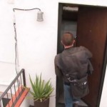 IZGLEDA KAO UŽASNO MALI STAN: Kada vidite unutrašnjost ostaćete bez teksta (VIDEO)