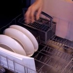 NAPUNILA JE MAŠINU ZA SUDOVE NA NEVIĐEN NAČIN: Shvatićete da ste do sada to radili pogrešno!