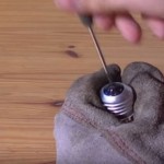 Probušio je rupu na sijalici: Kada vidite rezultat odmah ćete napraviti isto (VIDEO)