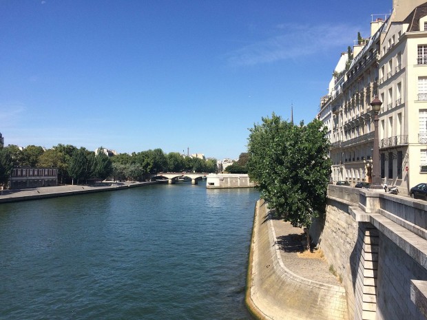 Quai_d'Orléans,_Paris