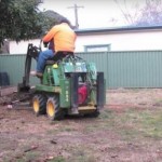 Počeo je kopati dvorište: Kad je završio, svi su bili ljubomorni na njega! (VIDEO)