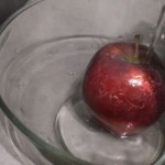 Saznajte ima li na jabukama koje ste kupili otrovnog voska (VIDEO)