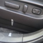 Svaki put kada kupi nova kola zalijepi dvije trake za sjedište – razlog za to će ODUŠEVITI sve vozače (VIDEO)