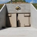 Spolja izgleda kao običan betonski bunker. Ali pogledajte unutrašnjost od 2 miliona dolara!