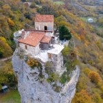 KROV KOJI DODIRUJE OBLAKE: evo kako izgleda živjeti na visini od 40 metara (VIDEO)