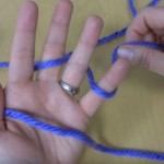 Počela je da mota vunicu oko prstiju: Zbog krajnjeg rezultata poželjećete da uradite isto! (VIDEO)
