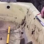 Staroj propaloj kadi potpuno promijenio namjenu: Oduševiće vas šta je napravio! (VIDEO)