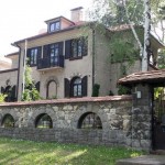 OVA PJEVAČICA IMA NAJSKUPLJU KUĆU NA ESTRADI: Evo čega se odrekla da bi je kupila! (VIDEO)